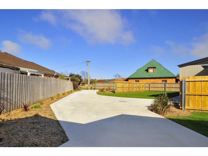 2/8 Banksia Grove, Perth TAS 7300