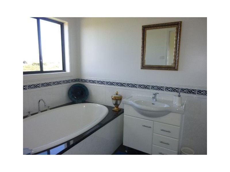 19 Queen Street, Campbell Town TAS 7210