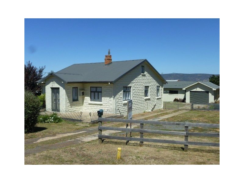 8 High Street, Campbell Town TAS 7210