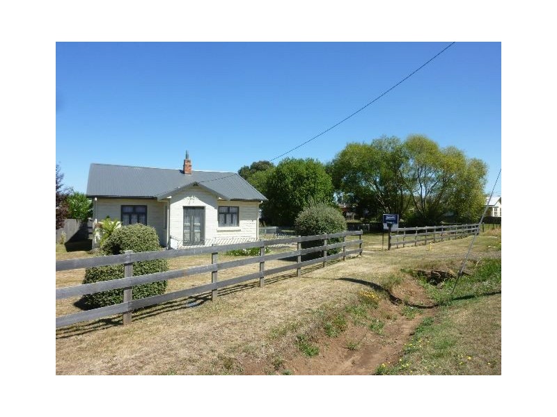 8 High Street, Campbell Town TAS 7210