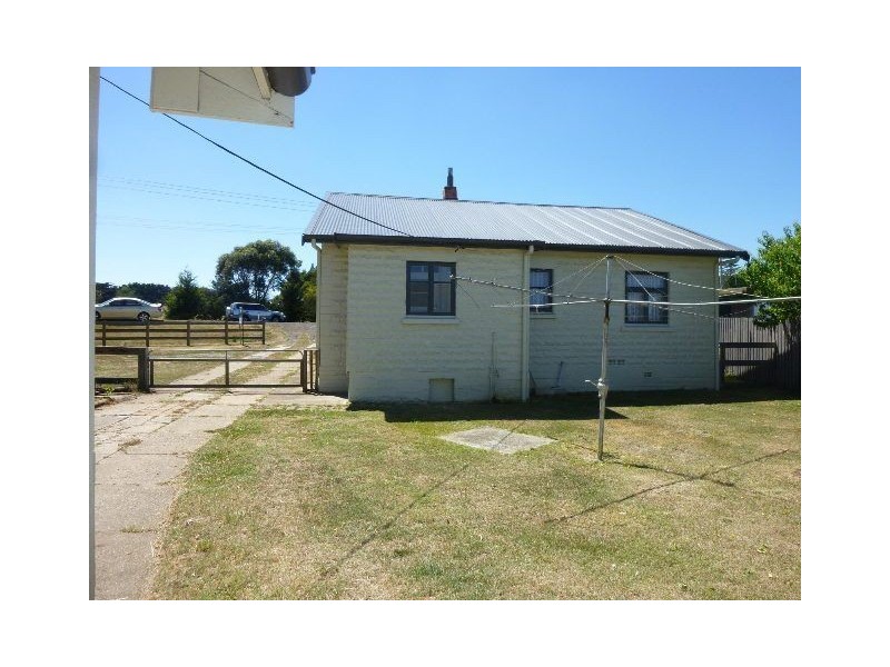 8 High Street, Campbell Town TAS 7210