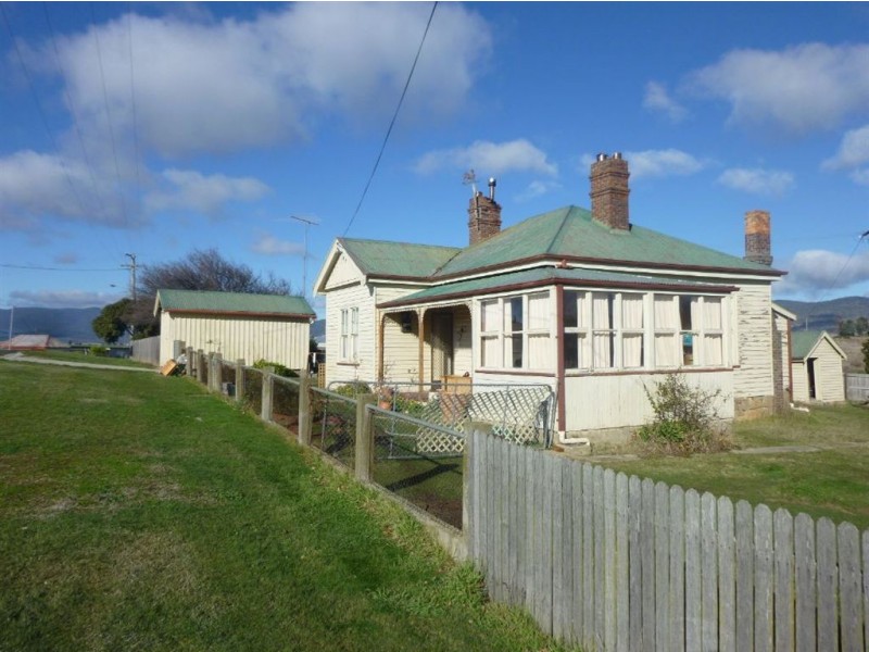 18 Blenheim Street, Avoca TAS 7213
