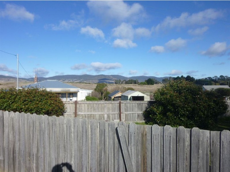 18 Blenheim Street, Avoca TAS 7213