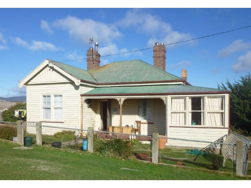 18 Blenheim Street, Avoca TAS 7213