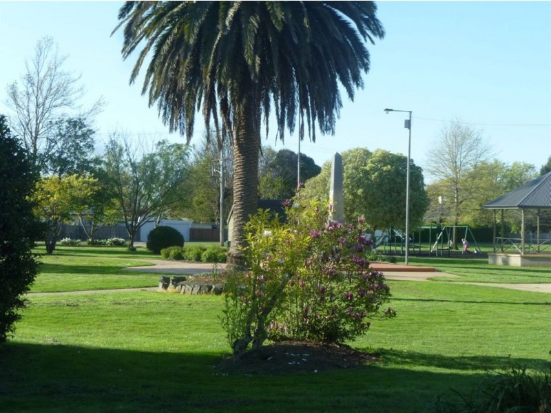 16 Lyttleton Street, Longford TAS 7301