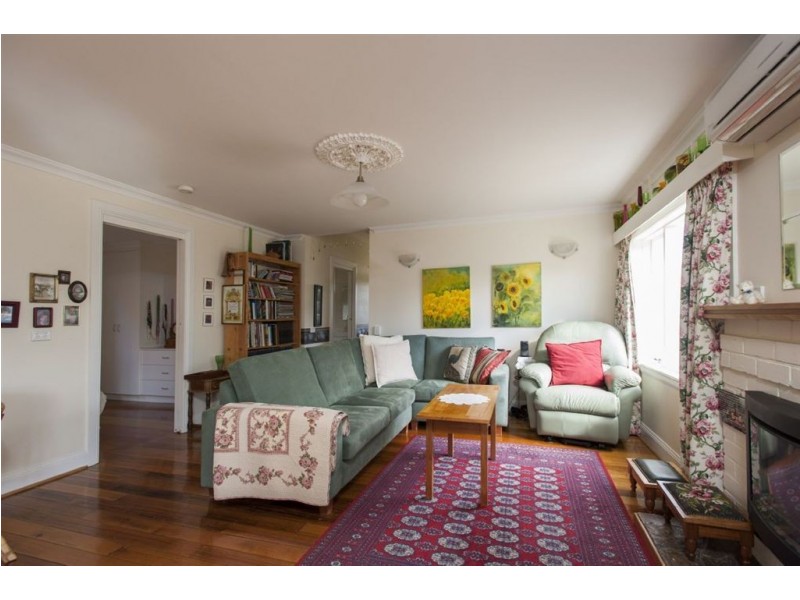 6 Queen Street, Campbell Town TAS 7210