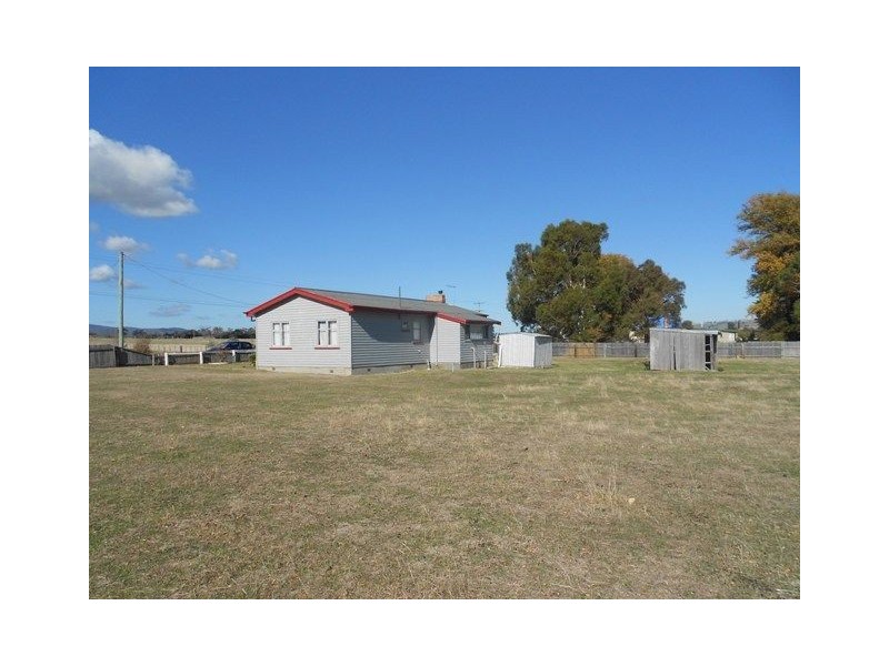 18 Bedford Street, Campbell Town TAS 7210