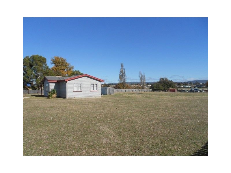 18 Bedford Street, Campbell Town TAS 7210