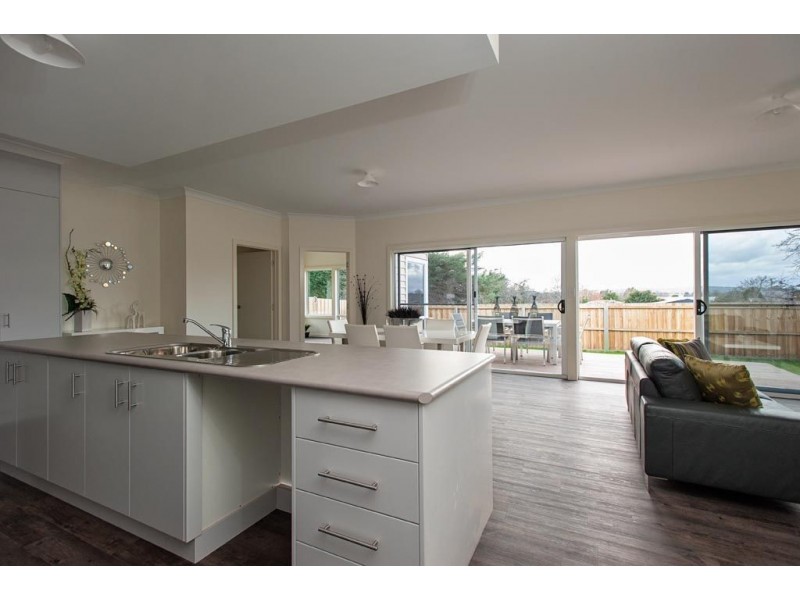 2/24 Lewis Street, Longford TAS 7301