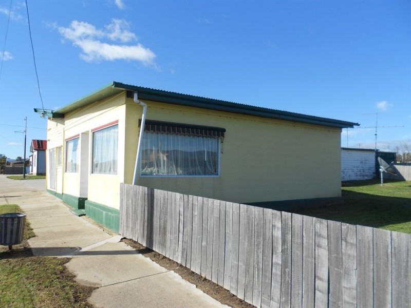 30-32 Falmouth Street, Avoca TAS 7213