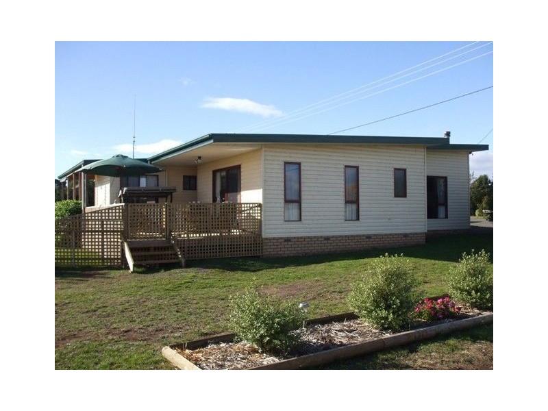 126 Main Street, Cressy TAS 7302