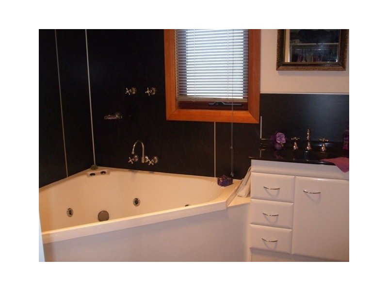 126 Main Street, Cressy TAS 7302