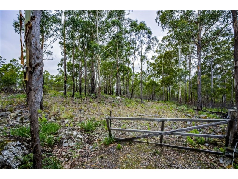 18 Little Spit Road, Lake Leake TAS 7210