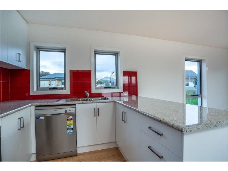 2/49a Cambock Lane East, Evandale TAS 7212