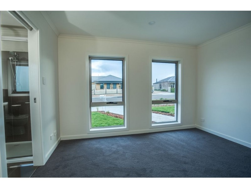 2/49a Cambock Lane East, Evandale TAS 7212