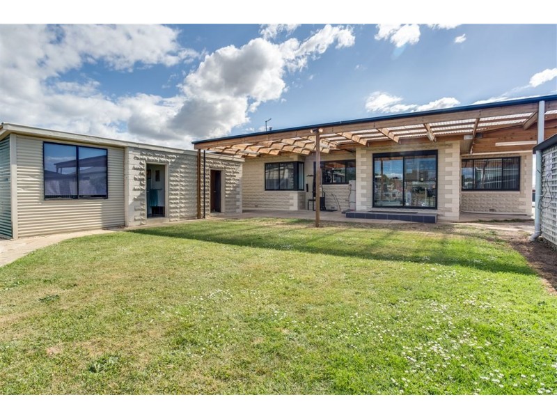 13 Charles Street, Cressy TAS 7302