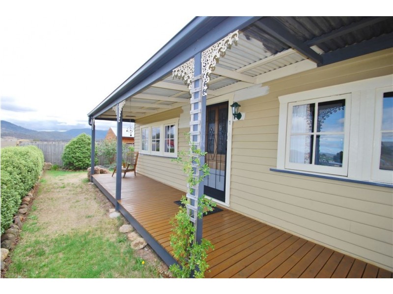 1 Gray Street, Avoca TAS 7213
