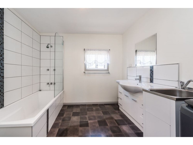 62 Main Street, Cressy TAS 7302