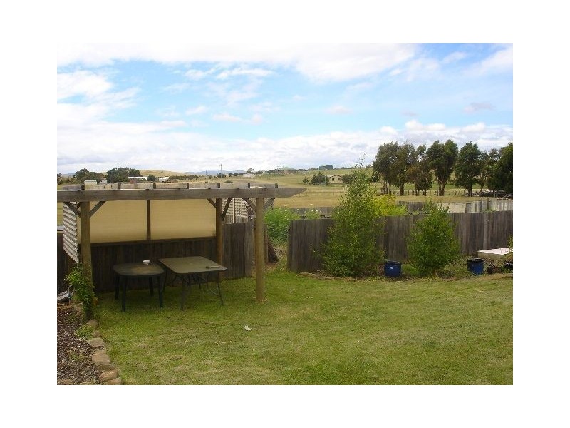 27-29 Badajos Street, Ross TAS 7209