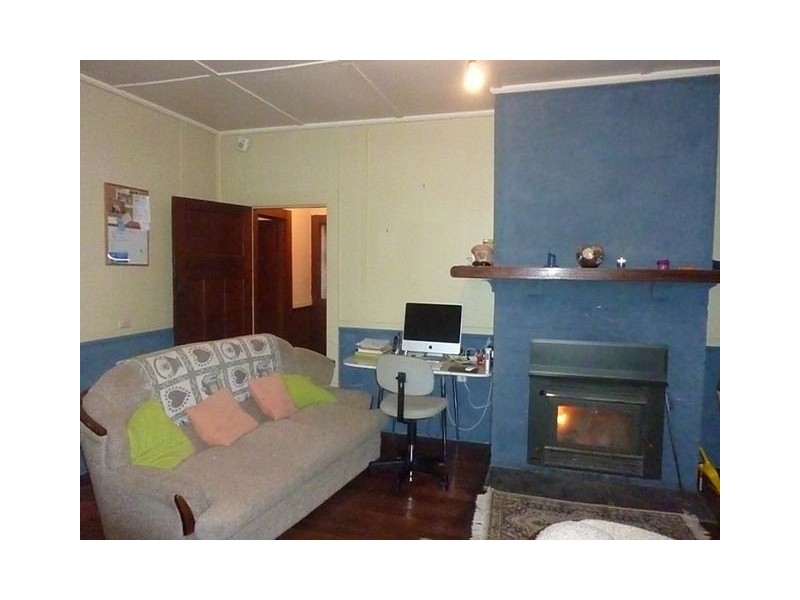 9 Charles Street, Cressy TAS 7302