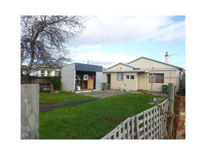 9 Charles Street, Cressy TAS 7302