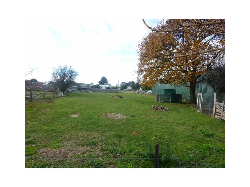 9 Charles Street, Cressy TAS 7302