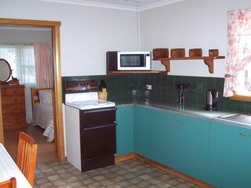 29 Churchill Street, Avoca TAS 7213