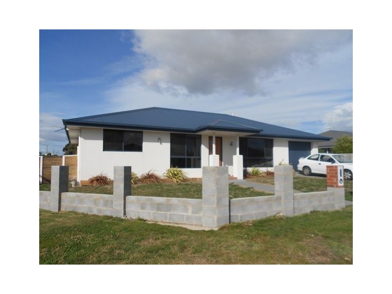 1 High Moor Court, Longford TAS 7301