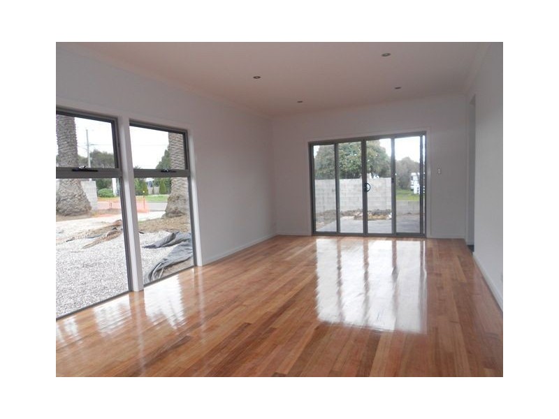 2/15 Lewis Street, Longford TAS 7301