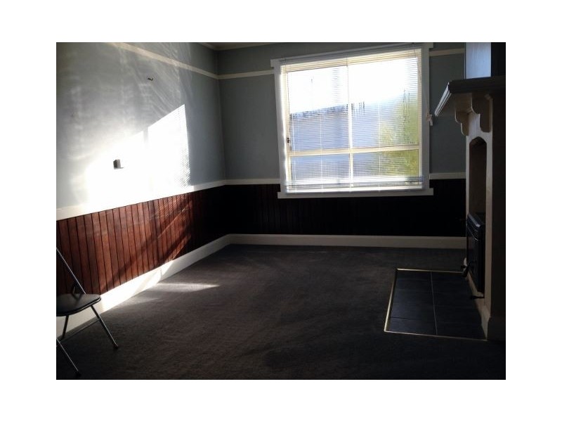 16 Charles Street, Cressy TAS 7302