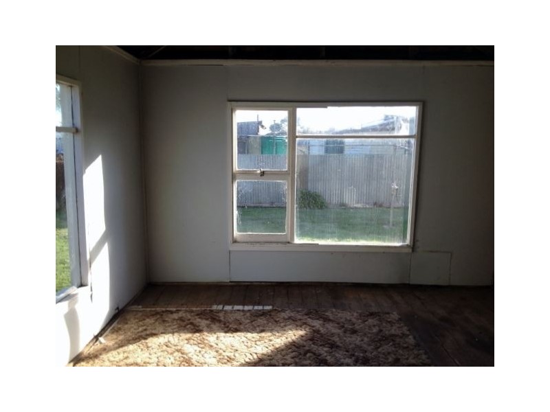 16 Charles Street, Cressy TAS 7302