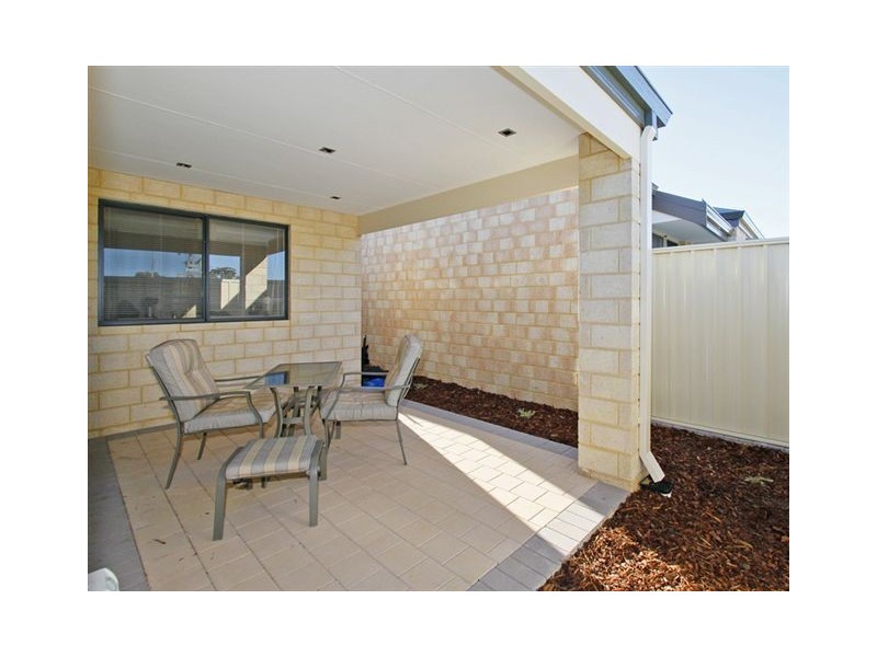 3/3 Peppermint Gardens, Aubin Grove WA 6164