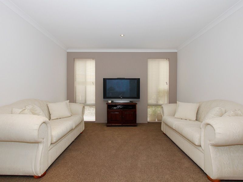 51 Kooralbyn Valley Crescent, Jandakot WA 6164