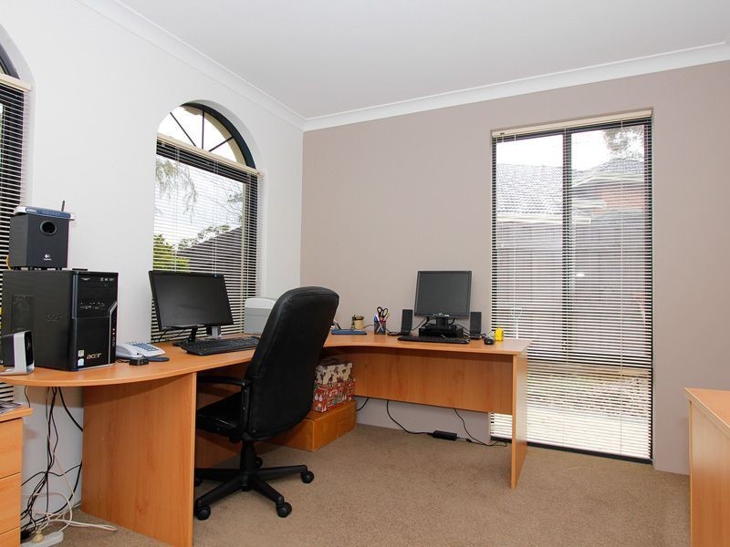 51 Kooralbyn Valley Crescent, Jandakot WA 6164
