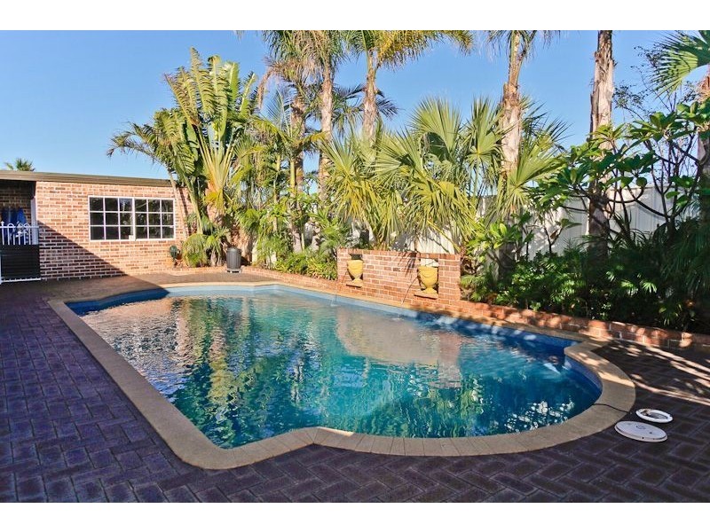 15 Herdsman Court, Success WA 6164