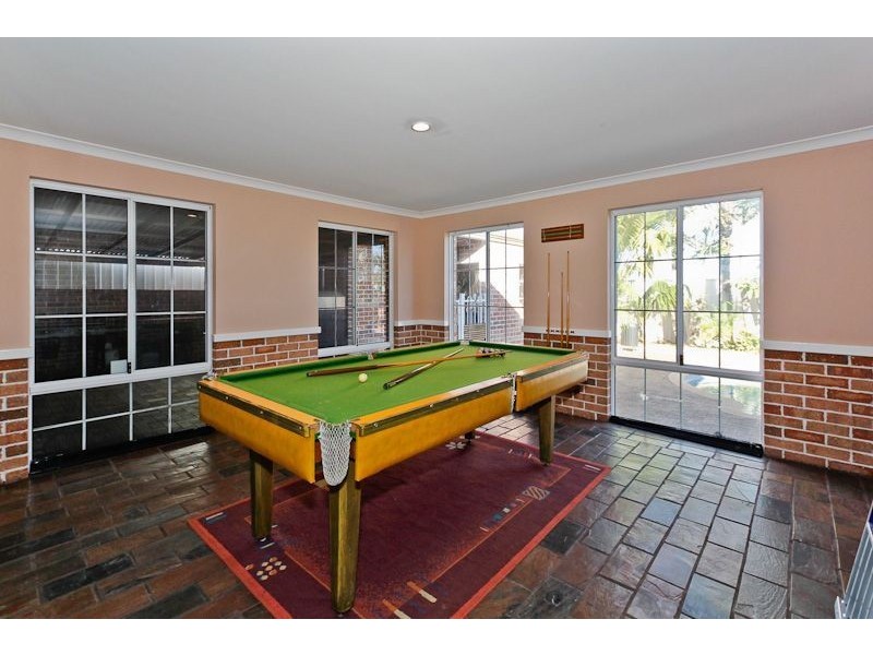 15 Herdsman Court, Success WA 6164