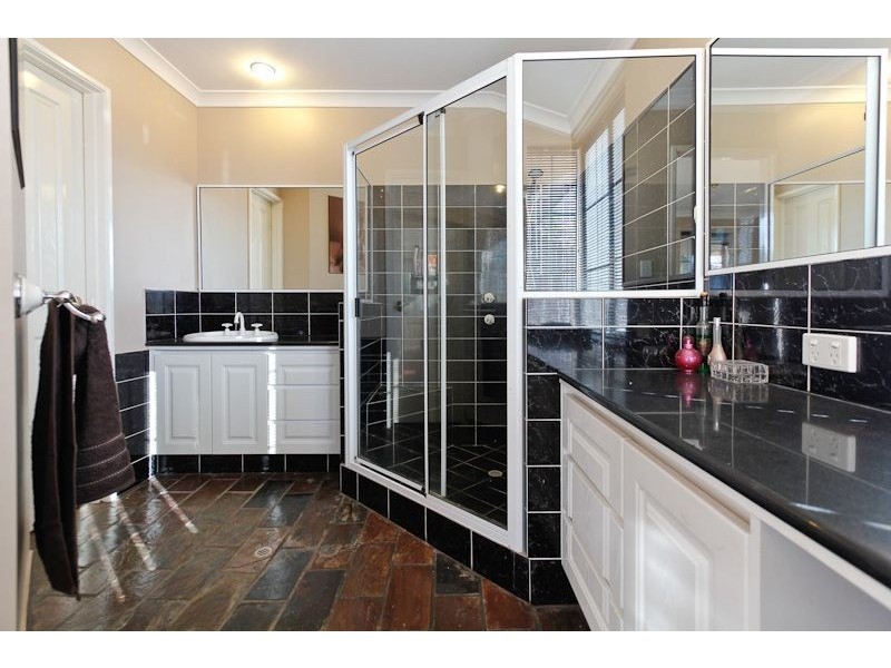 15 Herdsman Court, Success WA 6164