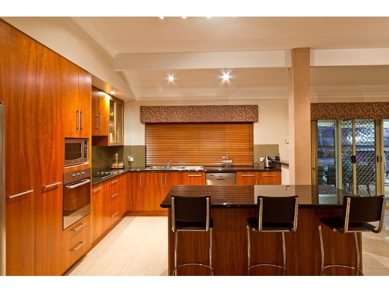 8 Rhodes Rise, Coogee WA 6166