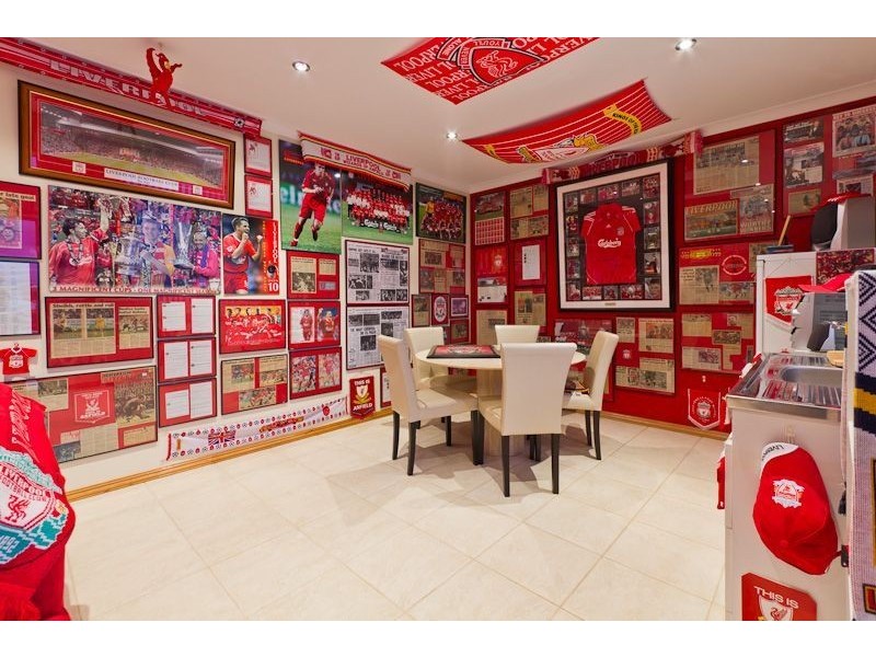 8 Rhodes Rise, Coogee WA 6166