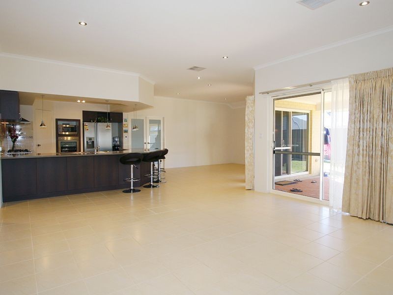 9 Annandale Way, Harrisdale WA 6112