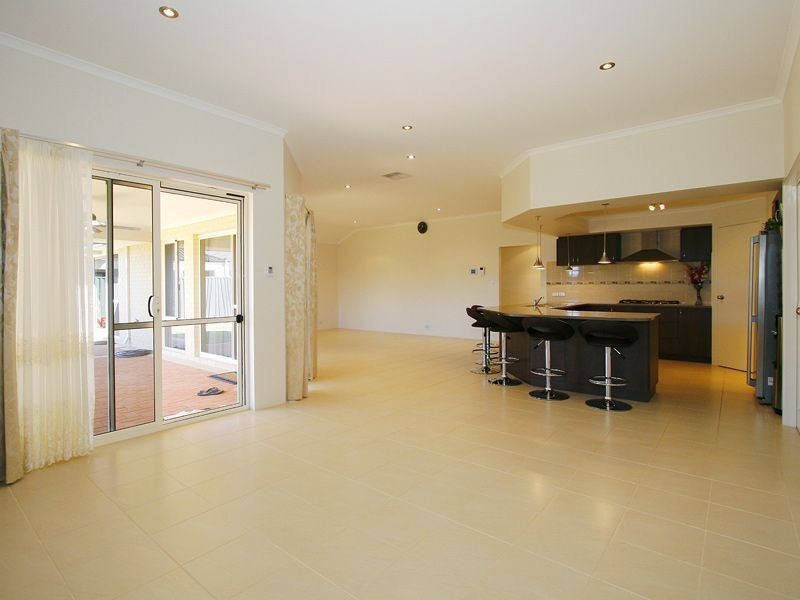 9 Annandale Way, Harrisdale WA 6112