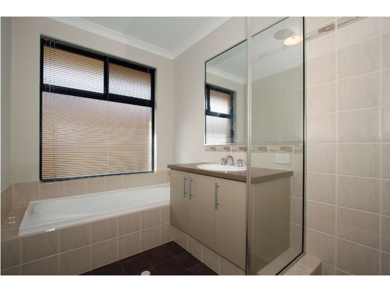 18 Dewsbury Drive, Bertram WA 6167