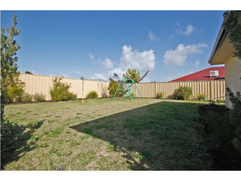 18 Dewsbury Drive, Bertram WA 6167