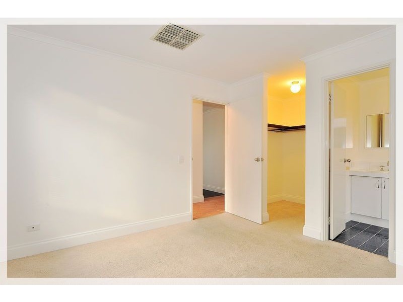 3 Avon Crescent, Atwell WA 6164