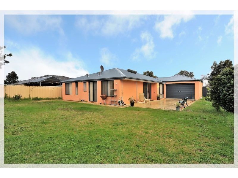 3 Avon Crescent, Atwell WA 6164