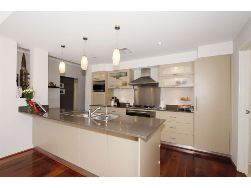 13 Shelduck Pass, Beeliar WA 6164