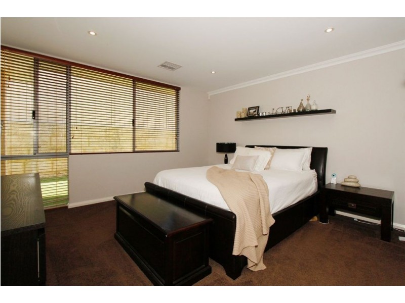 13 Shelduck Pass, Beeliar WA 6164