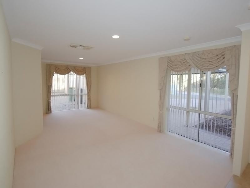 22 Nottingham Parkway, Orelia WA 6167