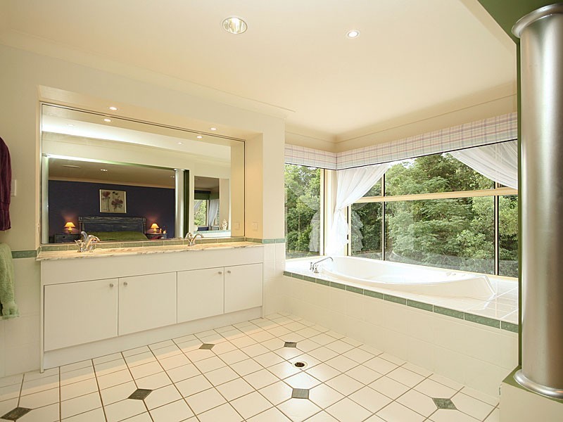 32 Bunya Lake Court, Bunya QLD 4055