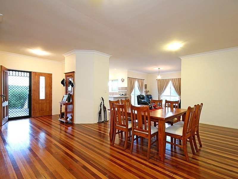 25 Willem Drive, Draper QLD 4520